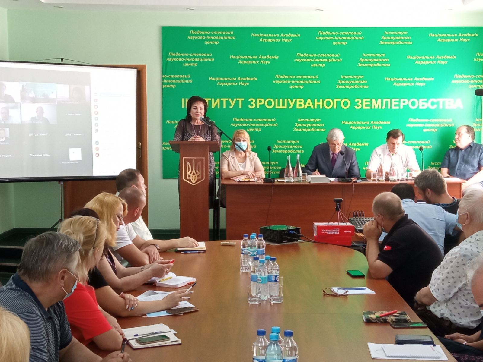 Засідання Круглого столу «Впровадження адаптивних технологій в агропромисловому виробництві на Півдні України в умовах глобальних змін клімату»
