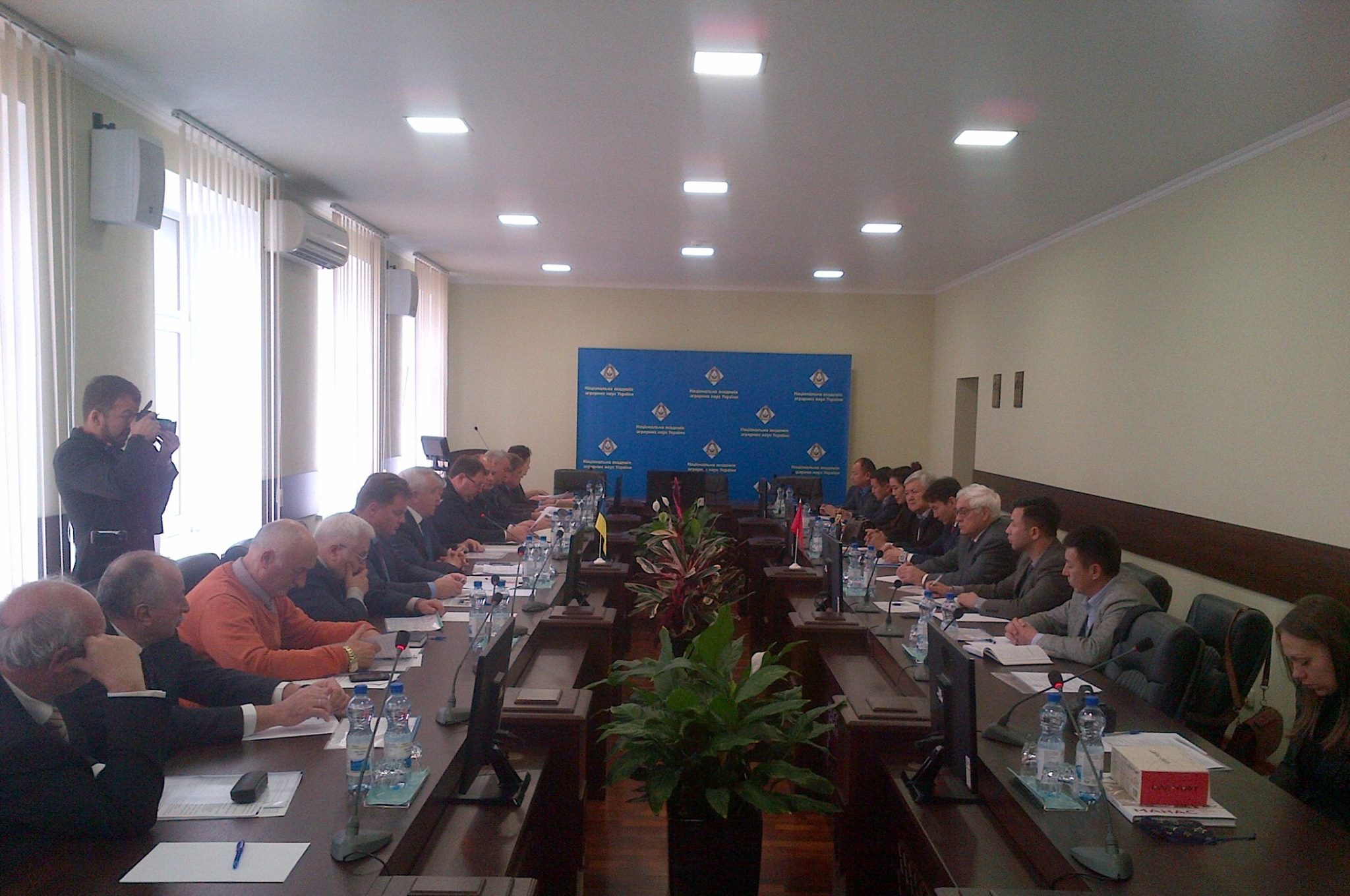 Ярослав Гадзало та Улукбек Чиналієв обговорили напрями співробітництва між НААН та «Аграрною платформою Киргизстану»