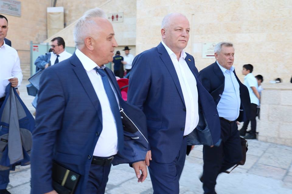 ������� ������� � ������ ���� � ����� ������� �� ����������� � �����